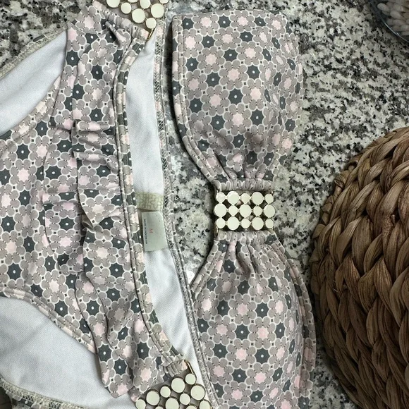 Stunning Floral Pink Bandeau Bikini Set🌸 - Picture 14 of 15